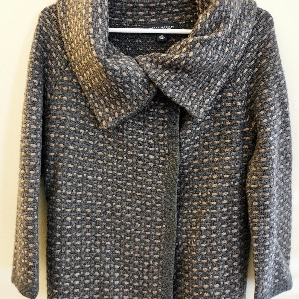 BANANA REPUBLIC Italian Yarn Warm Collared Basket Weave Knit Cardigan Sweater M
